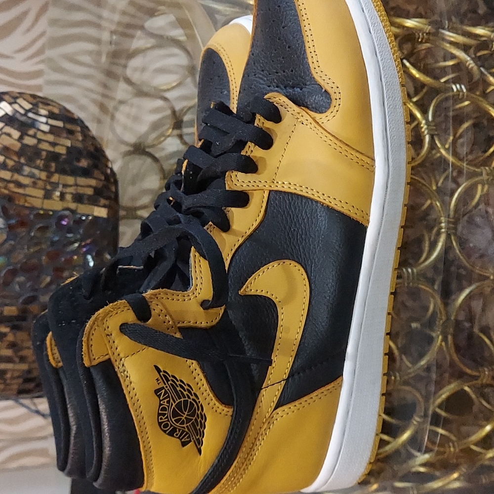 Air Jordan 1 high retro OG pollen